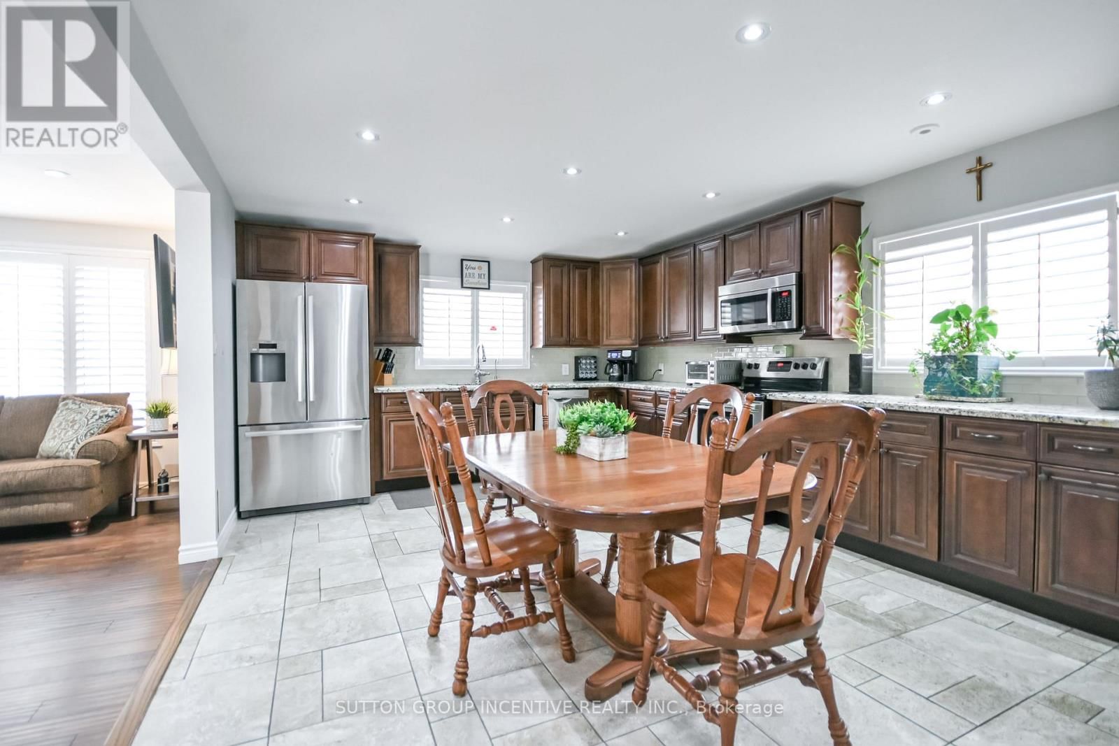 355 ZOO PARK ROAD Image 11