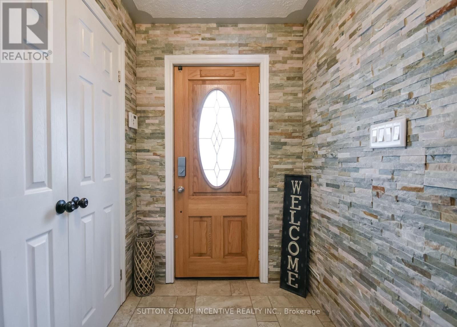 355 ZOO PARK ROAD Image 4