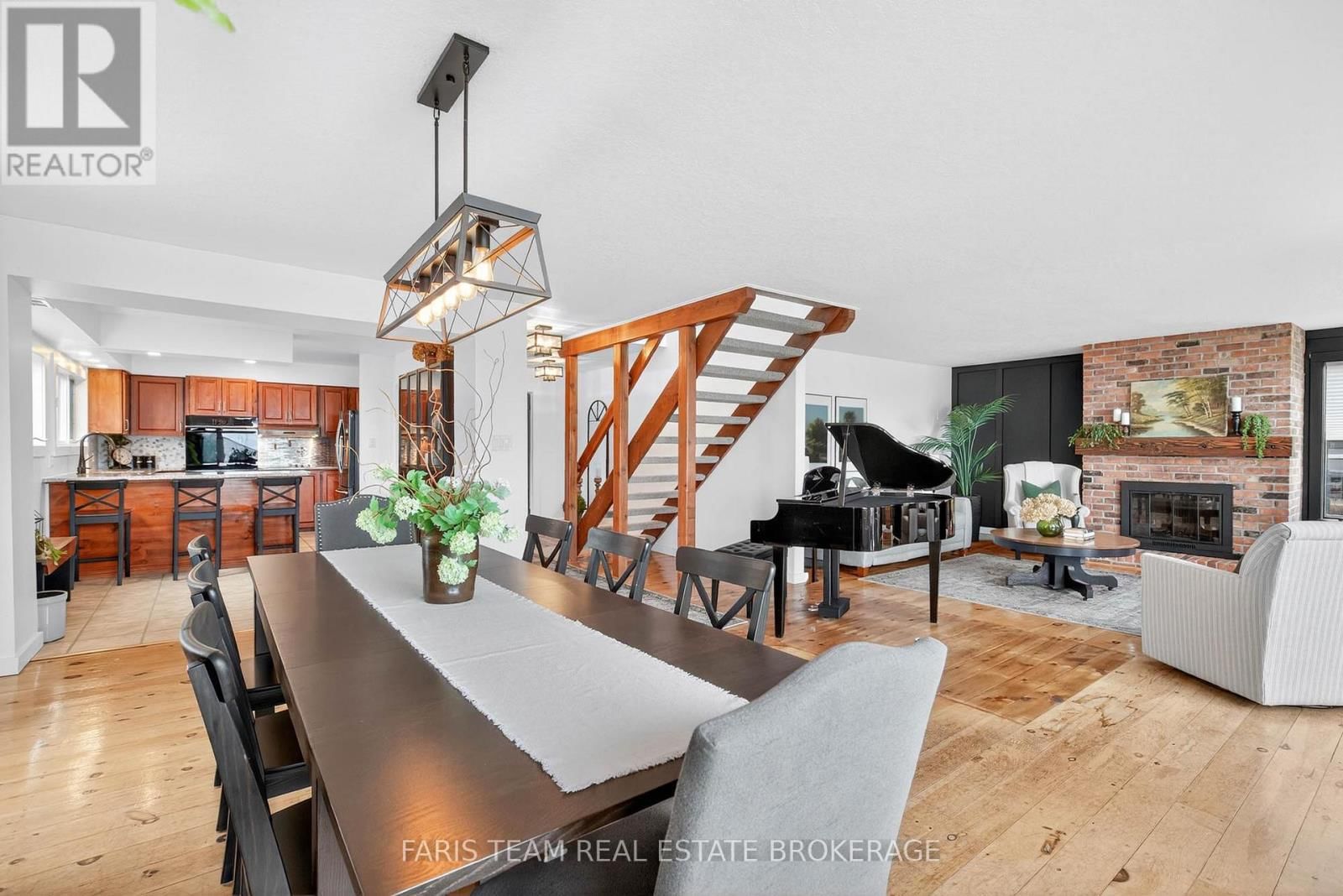 238 ROBINS POINT ROAD Image 11