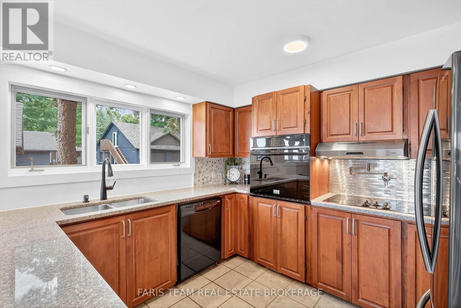 238 ROBINS POINT ROAD Image 9