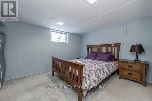 18 BOTHWELL CRESCENT Image 18