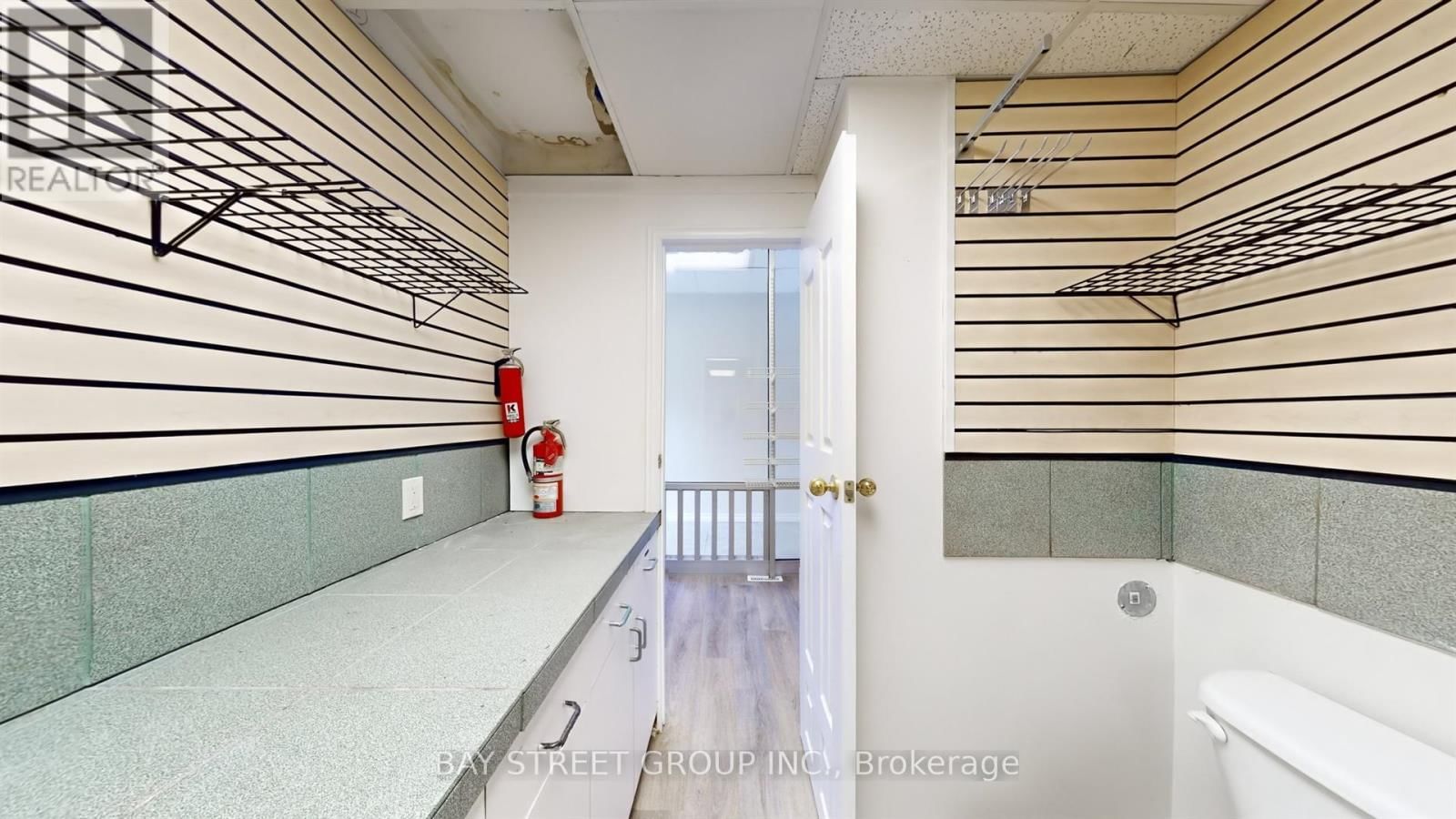 101 - 66 MAPLE AVENUE Image 17