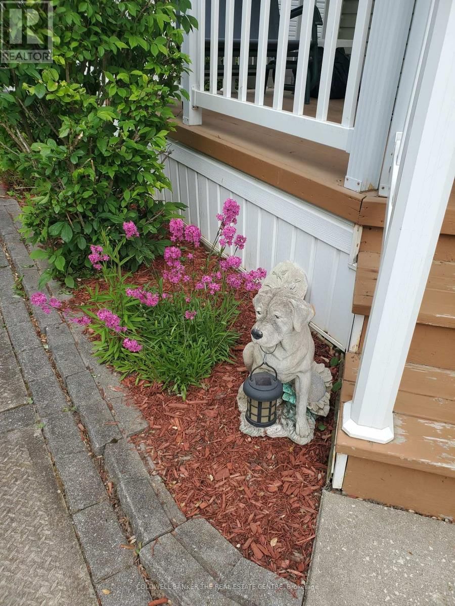 70 TOPAZ STREET Image 14