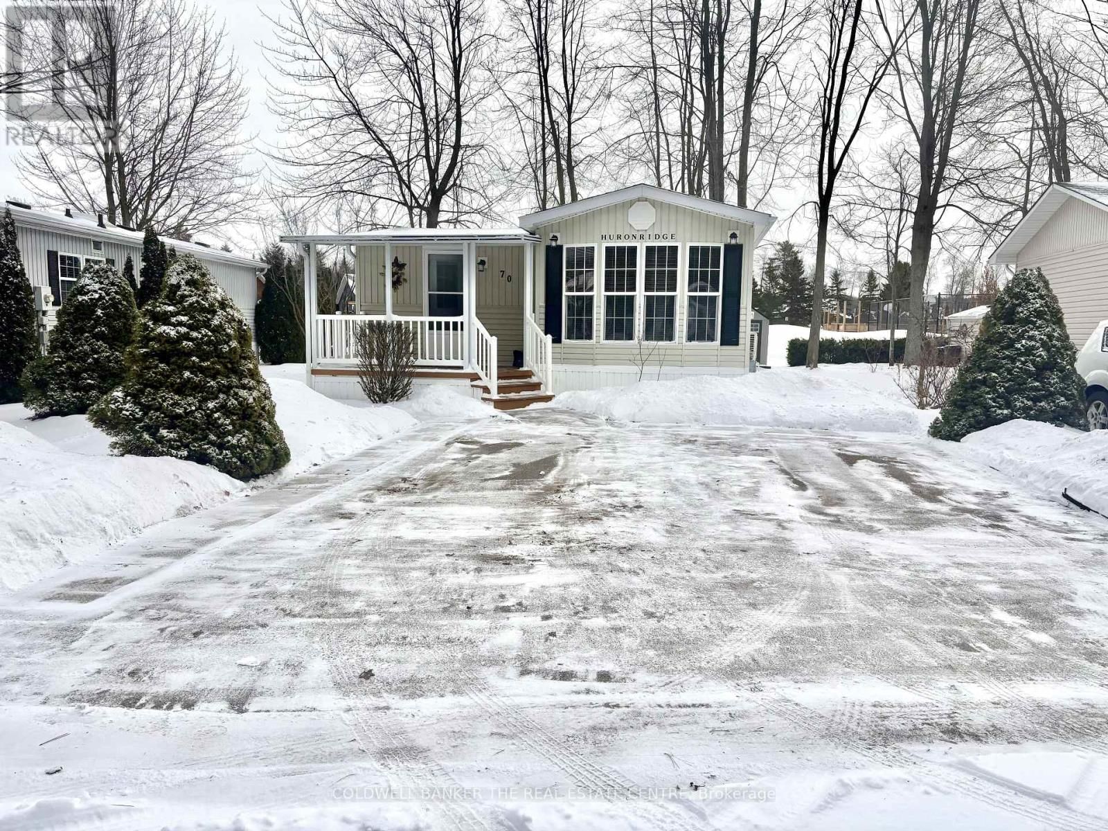 70 TOPAZ STREET Image 21