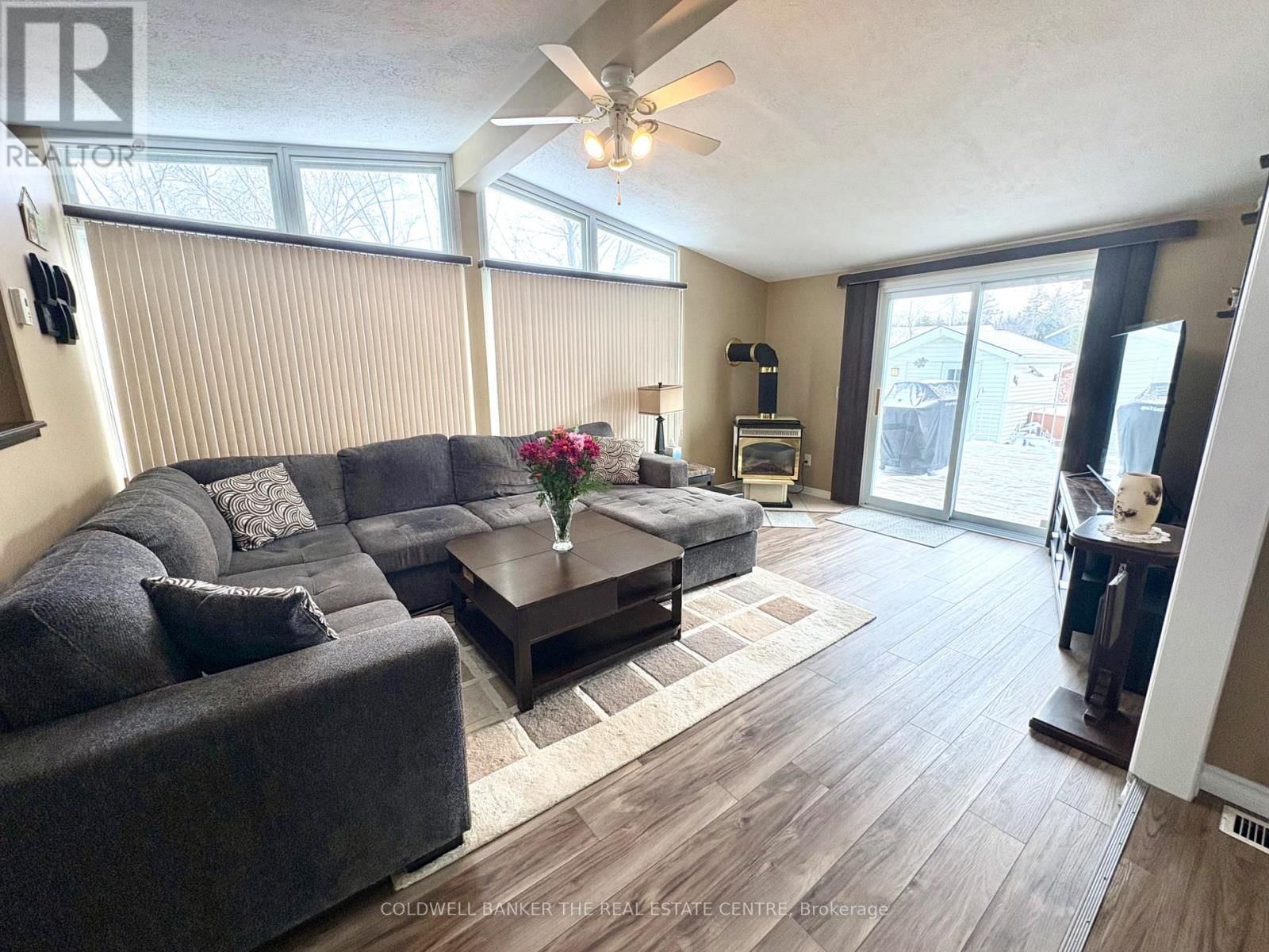 70 TOPAZ STREET Image 4