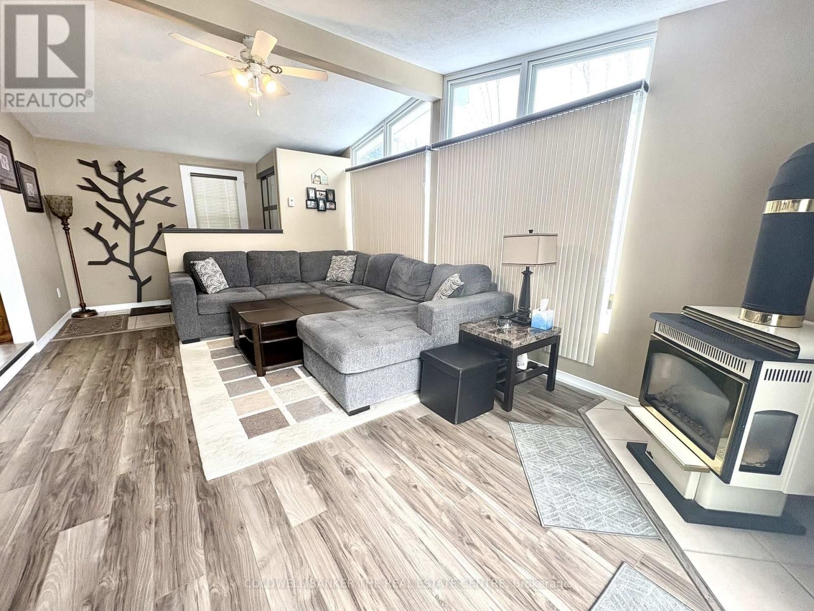 70 TOPAZ STREET Image 6