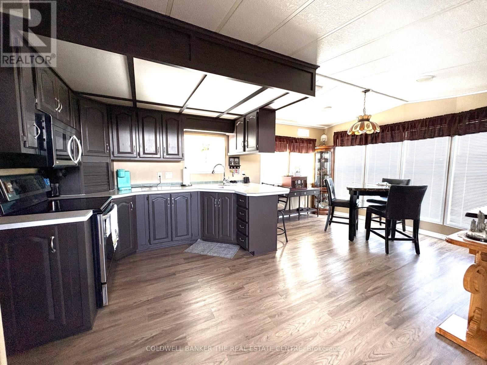 70 TOPAZ STREET Image 7