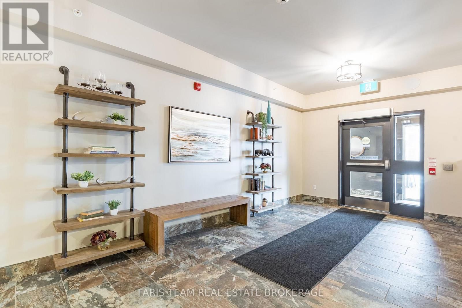 211 - 20 KODA STREET Image 4