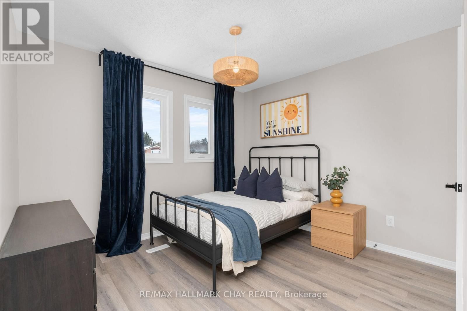 25 GARDEN DRIVE Image 13