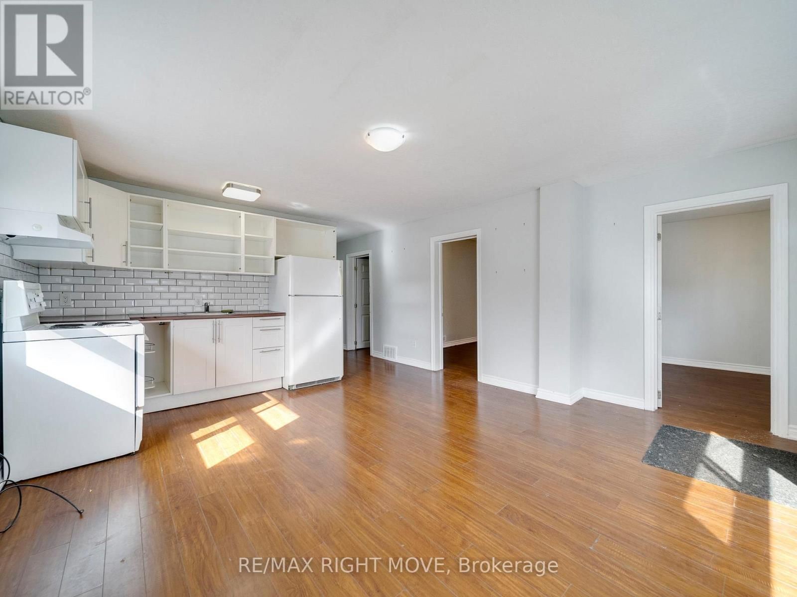 33 ALBERT STREET SOUTH Image 4