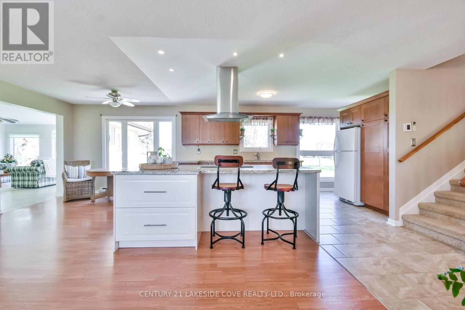 121 BAYSHORE DRIVE Image 8