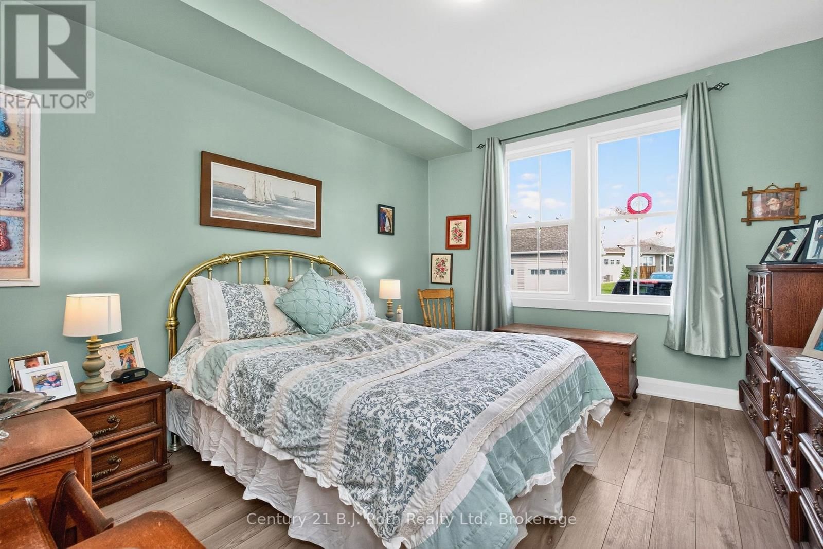 16 SAMANTHA LANE Image 20