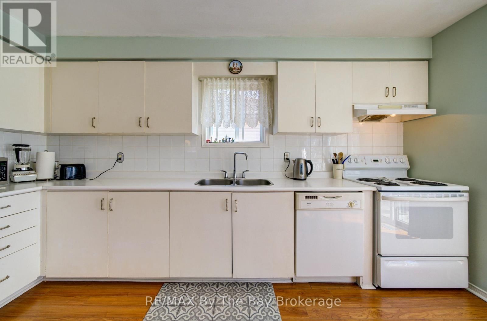 16 GLEN ETON ROAD Image 12