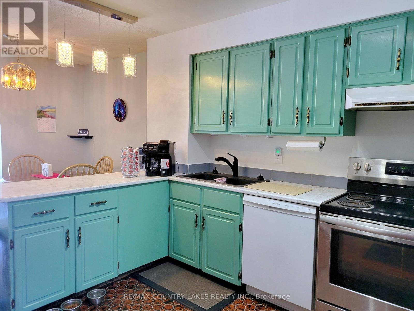 3 - 4 PARADISE BOULEVARD Image 10