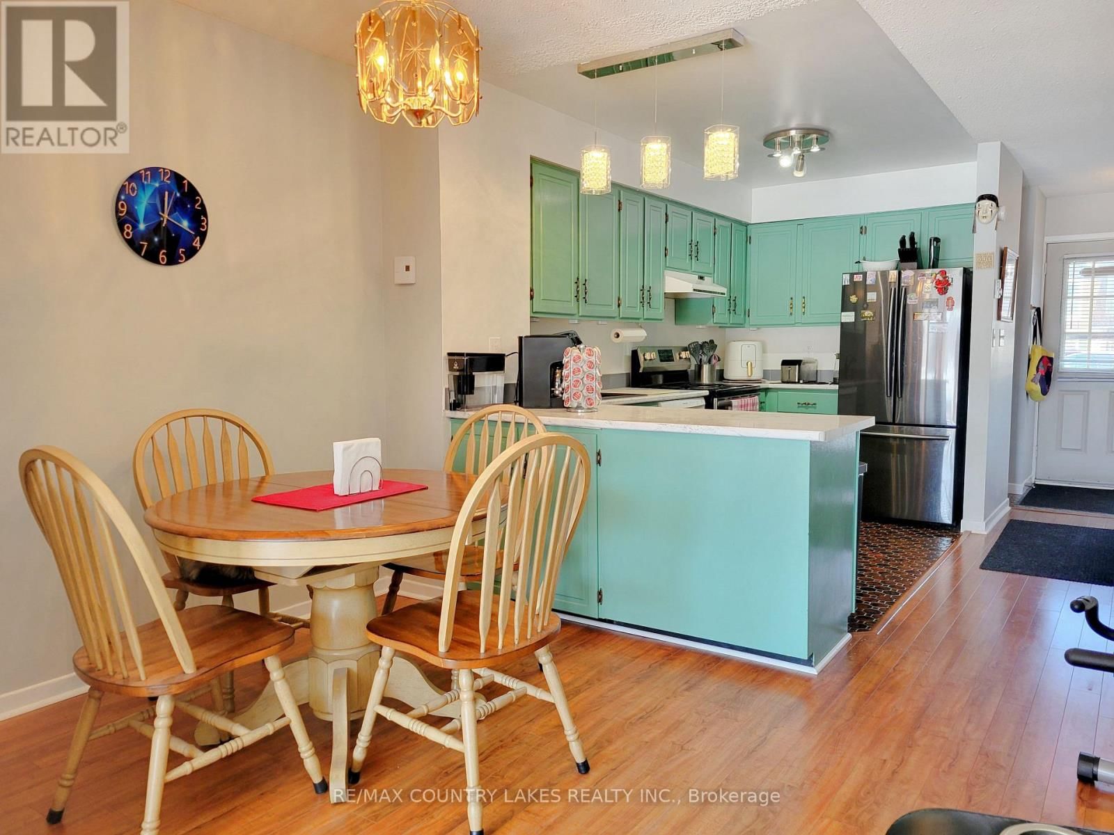 3 - 4 PARADISE BOULEVARD Image 11