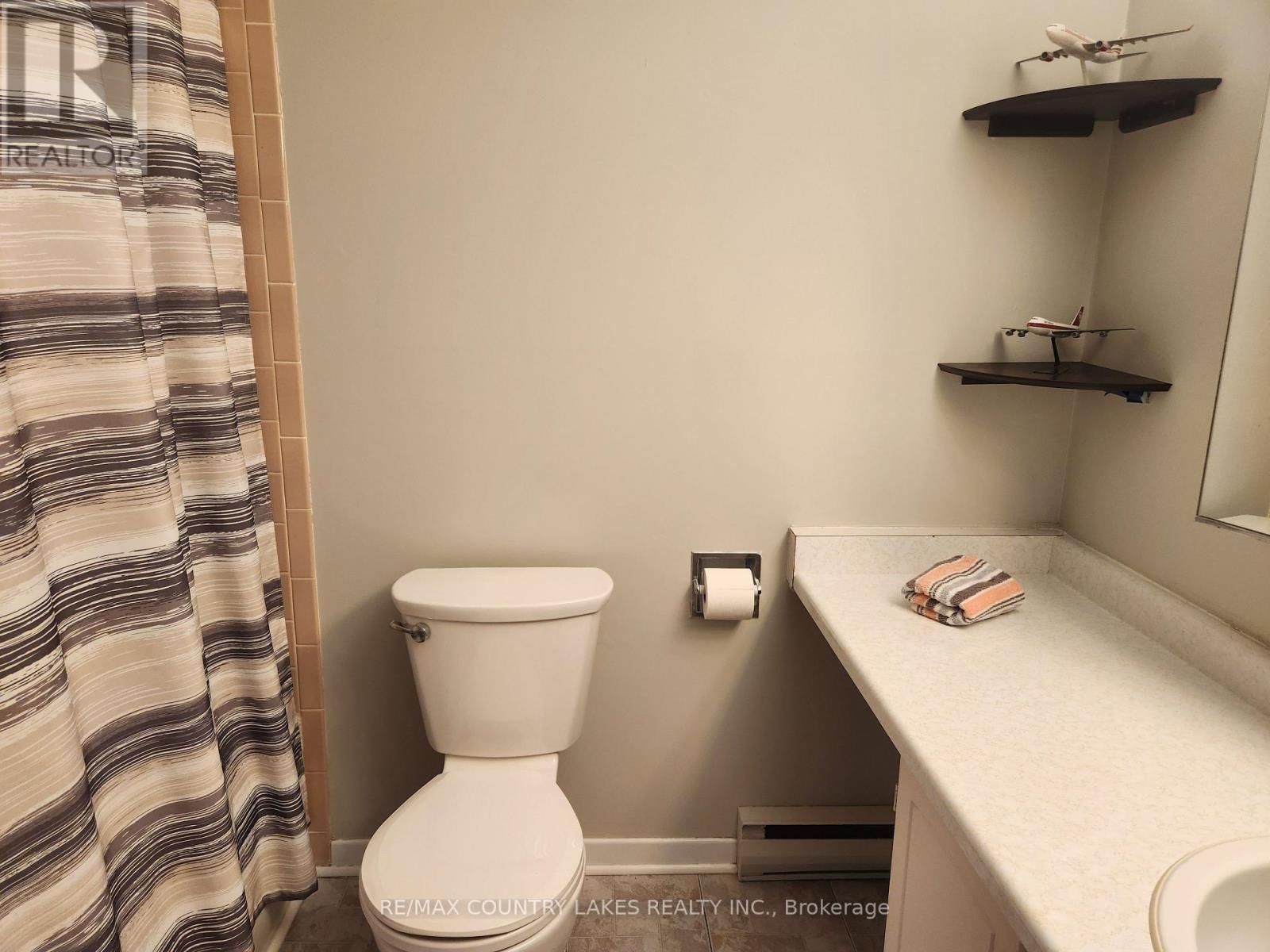 3 - 4 PARADISE BOULEVARD Image 15