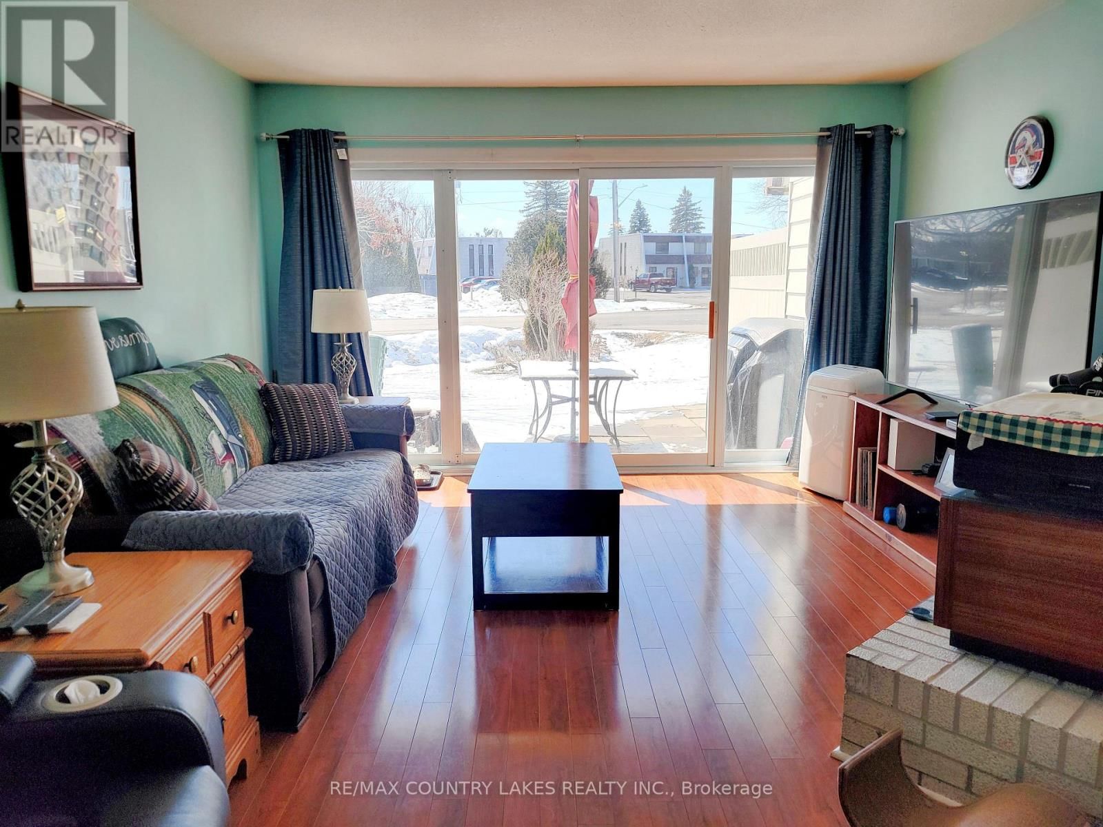 3 - 4 PARADISE BOULEVARD Image 4