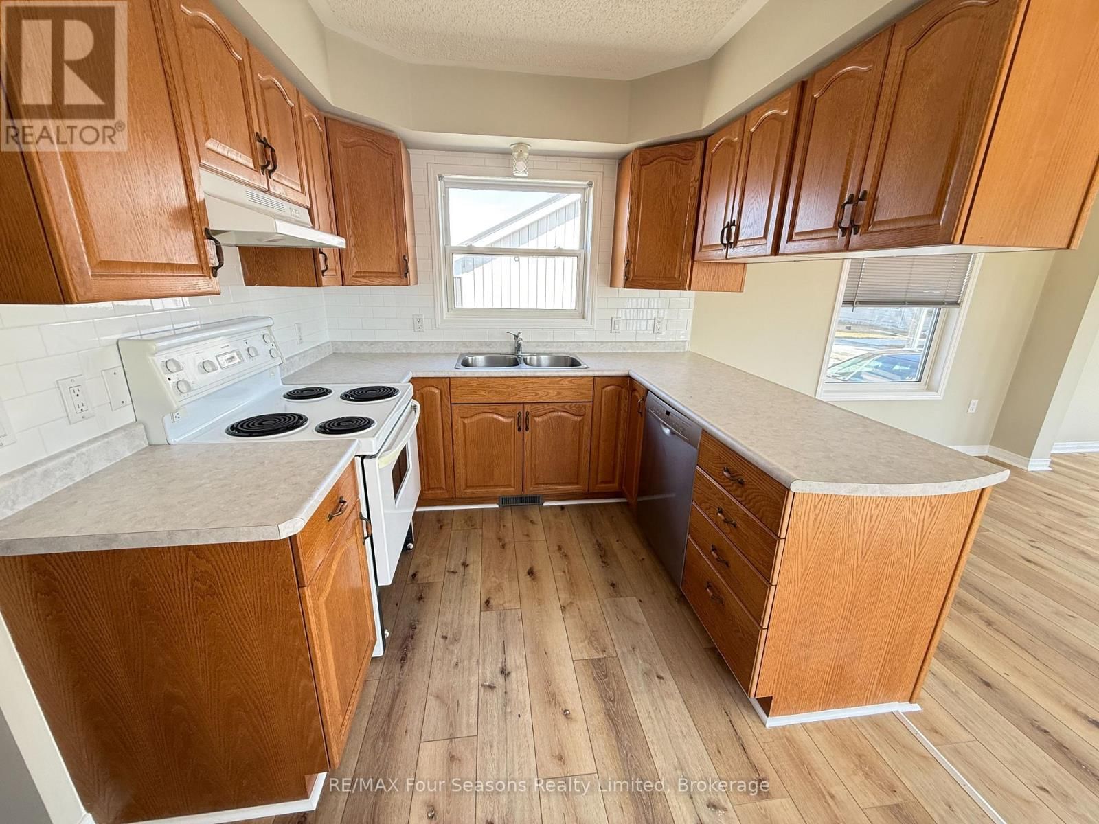 6528 30 31 NOTTAWASAGA SIDE ROAD Image 12