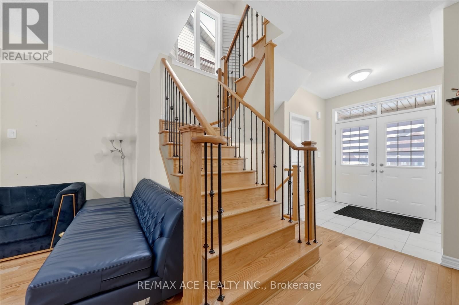 4 SANFORD CIRCLE Image 17