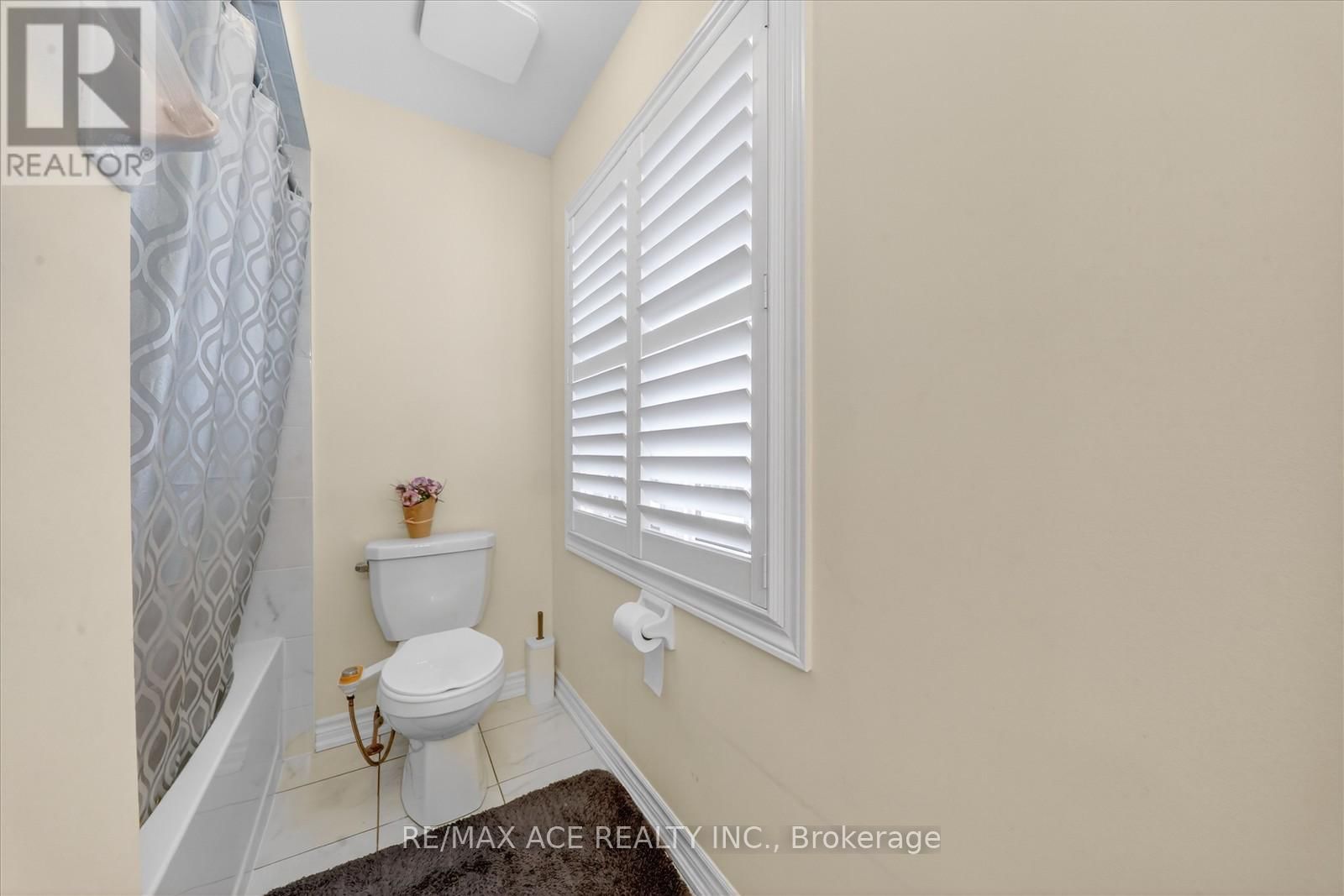 4 SANFORD CIRCLE Image 30