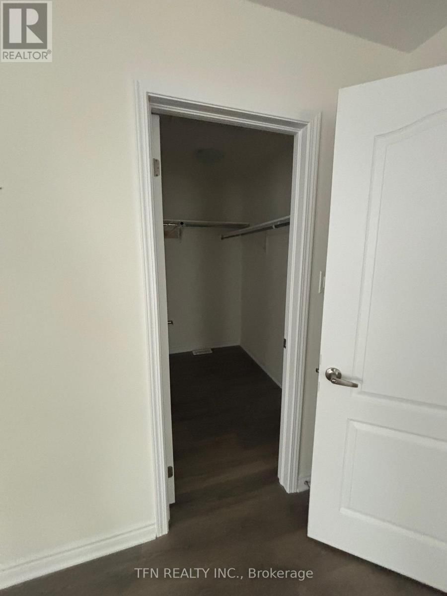 28 ABBY DRIVE EAST Image 8