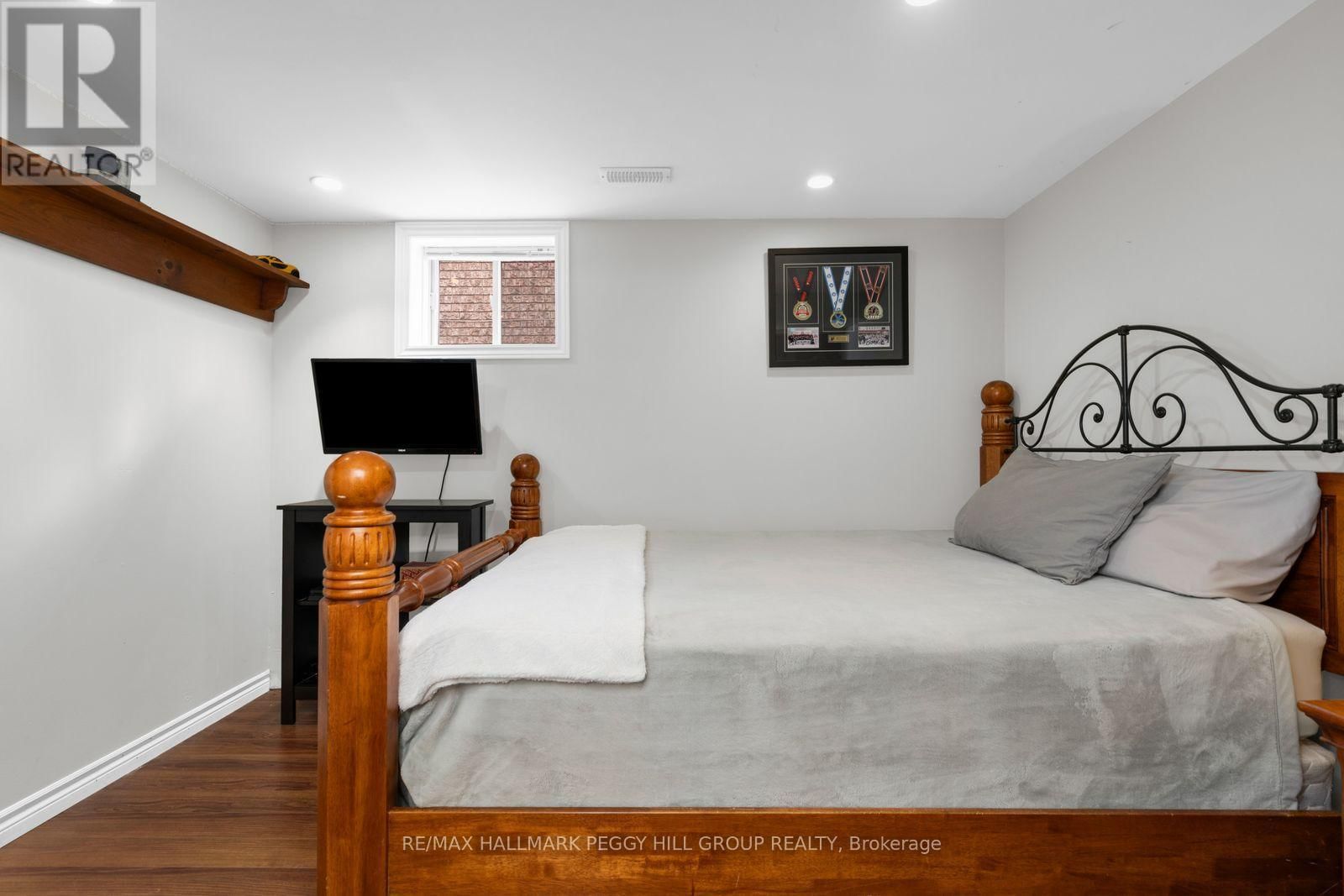 64 BIRD STREET Image 11