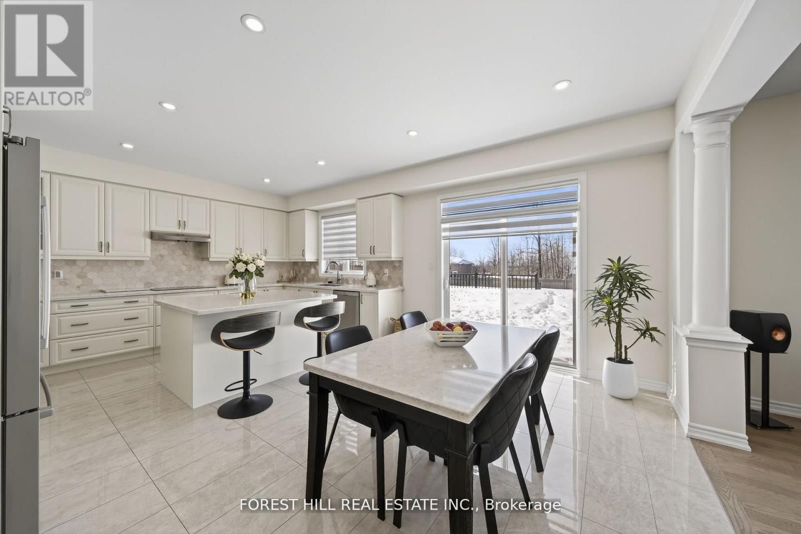 37 RUGMAN CRESCENT Image 10