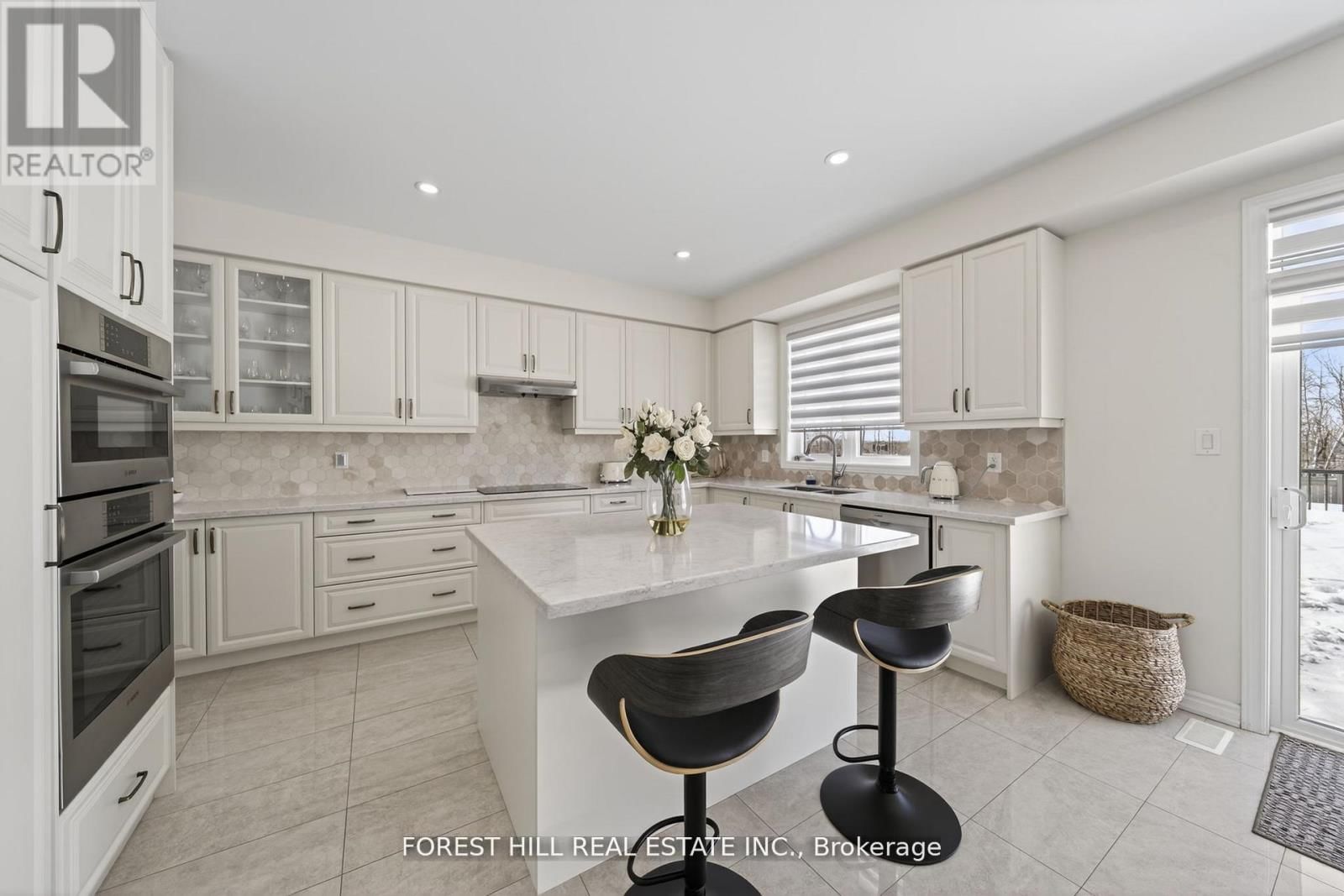 37 RUGMAN CRESCENT Image 11