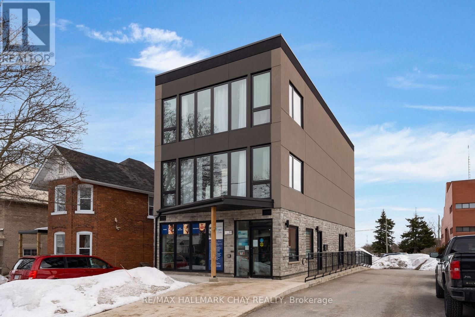 163 MARY STREET Image 1