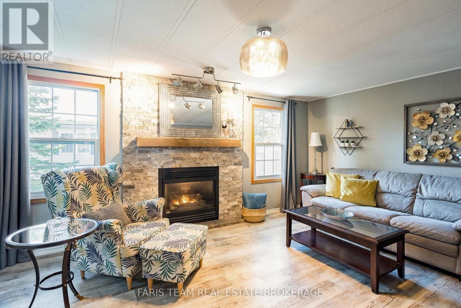 3 ST JAMES PLACE Image 11