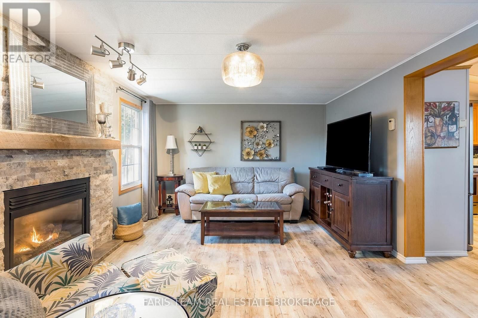 3 ST JAMES PLACE Image 12