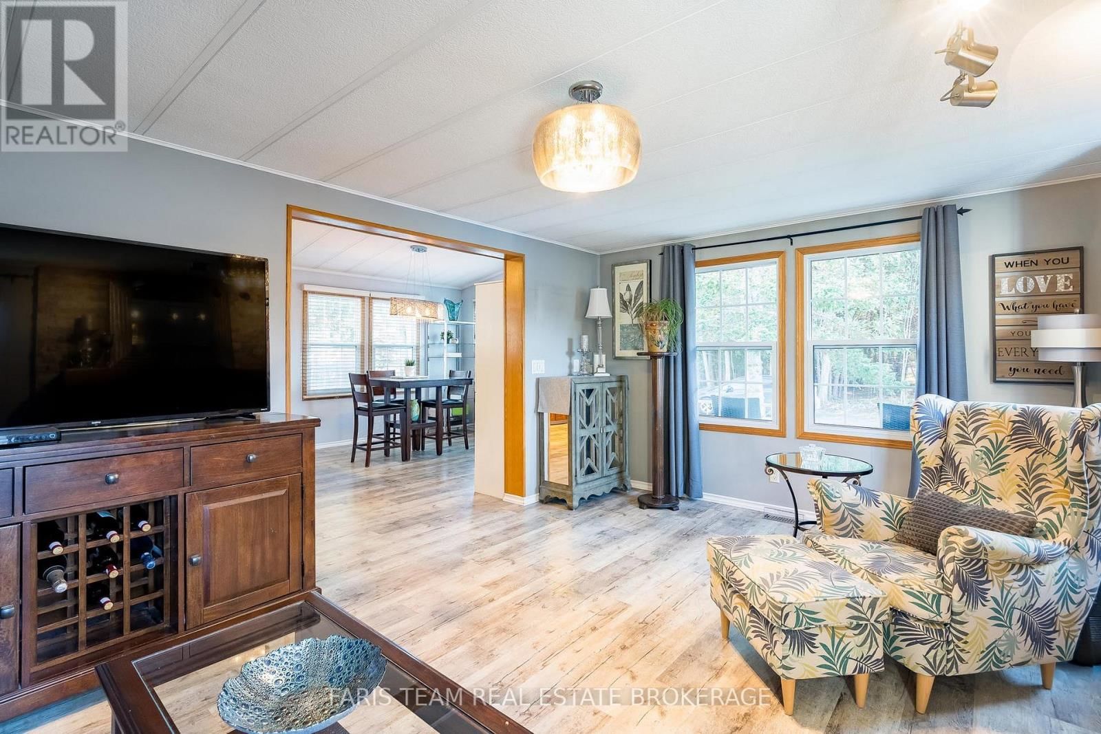 3 ST JAMES PLACE Image 13