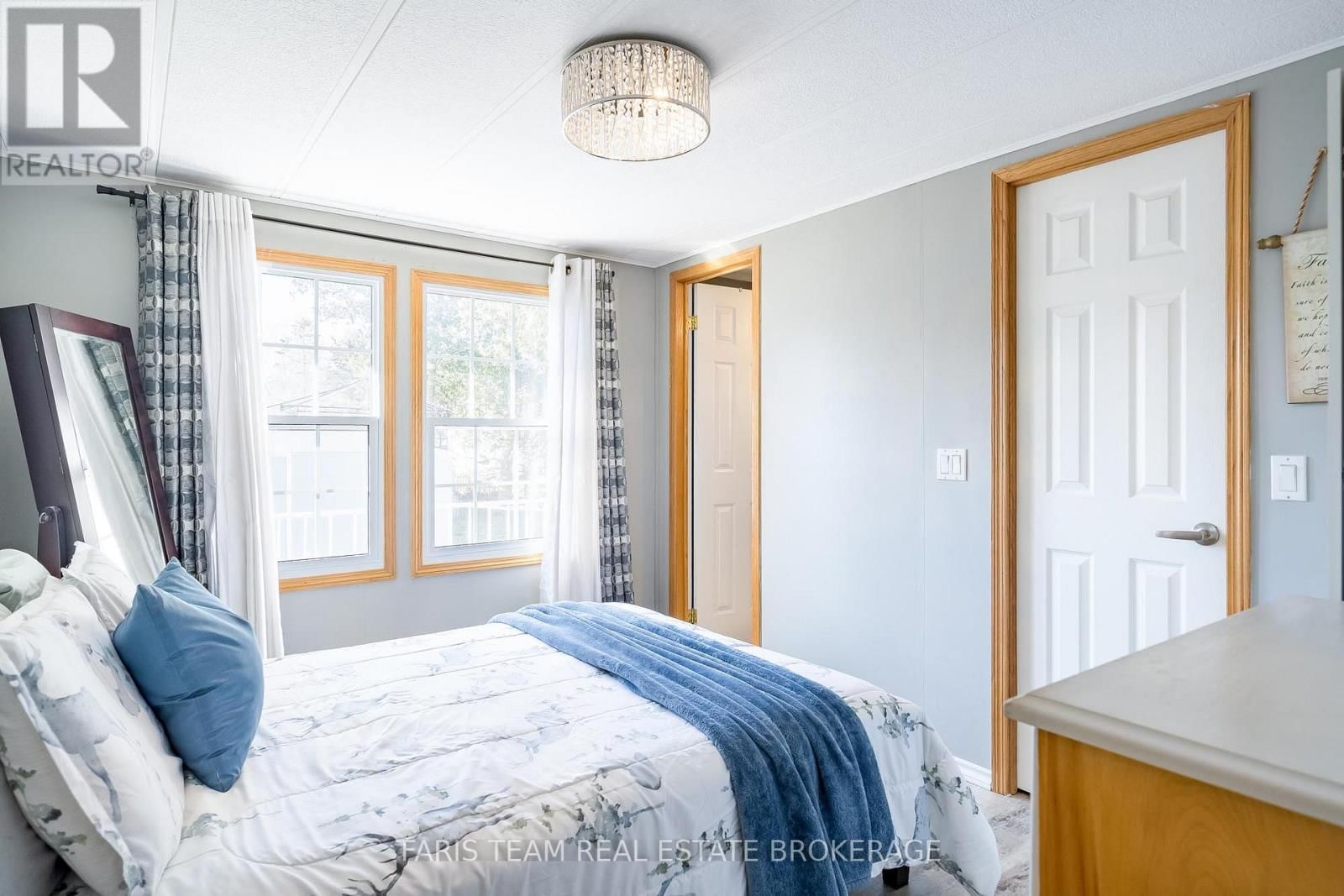 3 ST JAMES PLACE Image 16