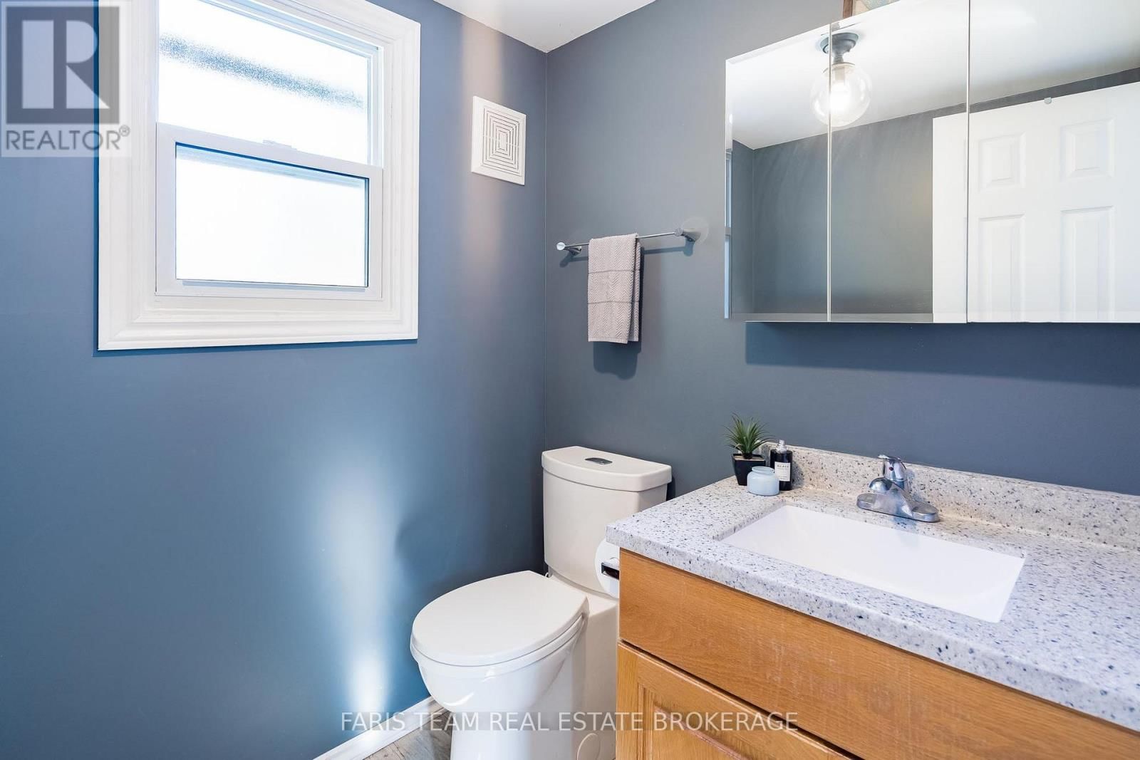 3 ST JAMES PLACE Image 17