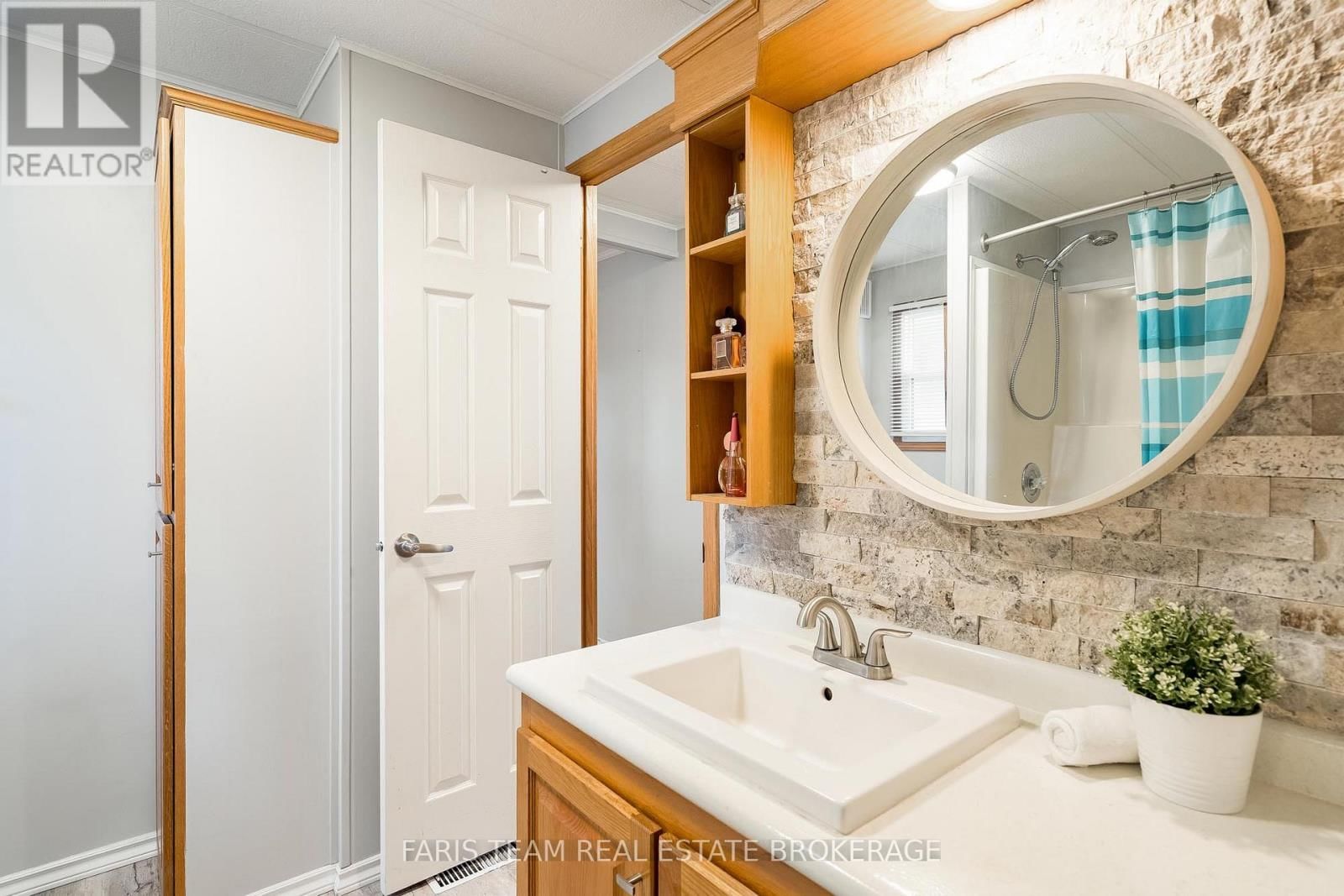 3 ST JAMES PLACE Image 18