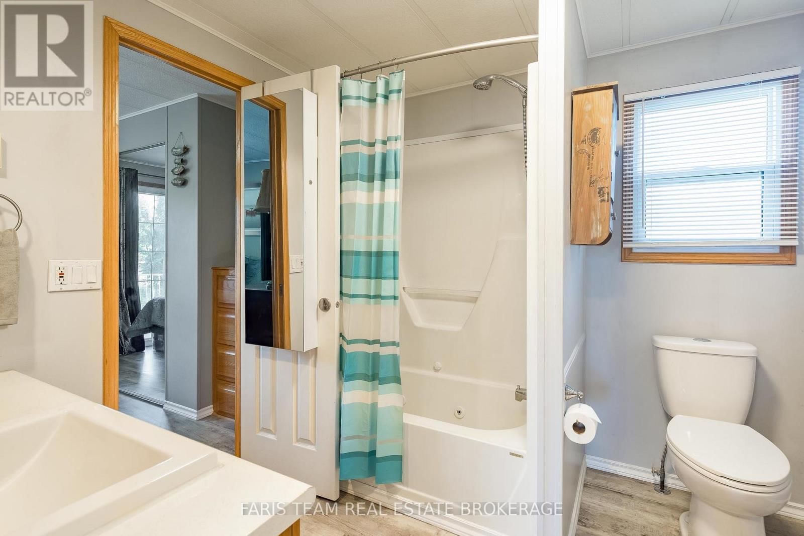 3 ST JAMES PLACE Image 19