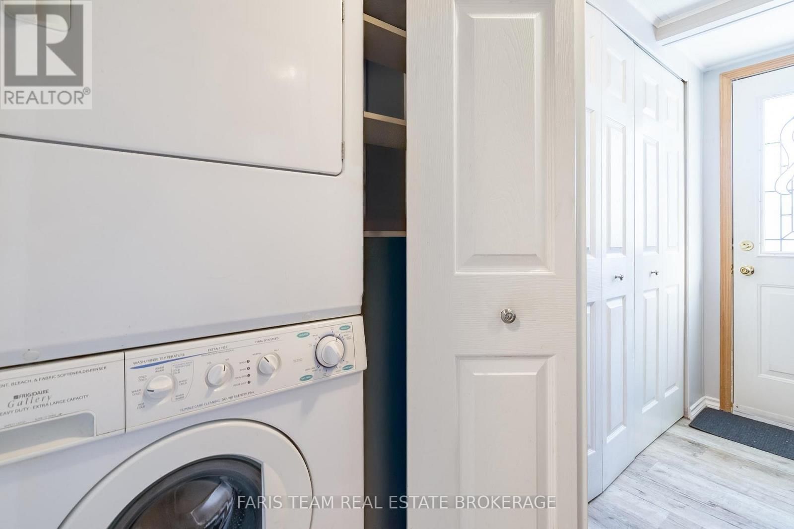 3 ST JAMES PLACE Image 20