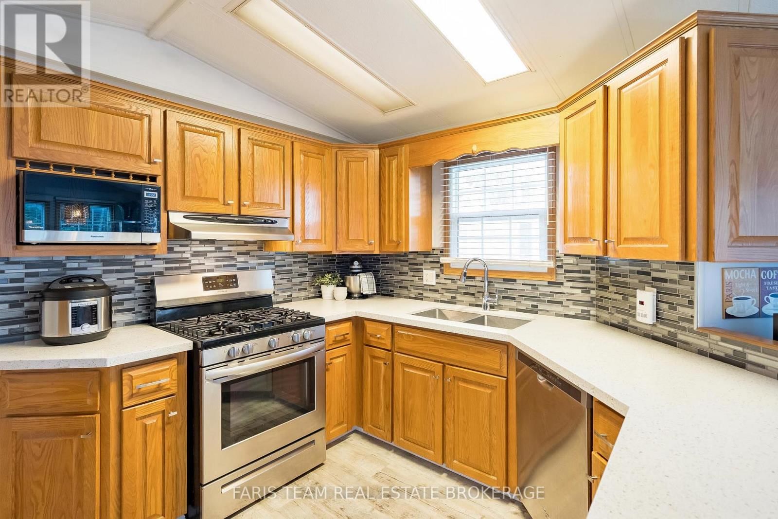 3 ST JAMES PLACE Image 6