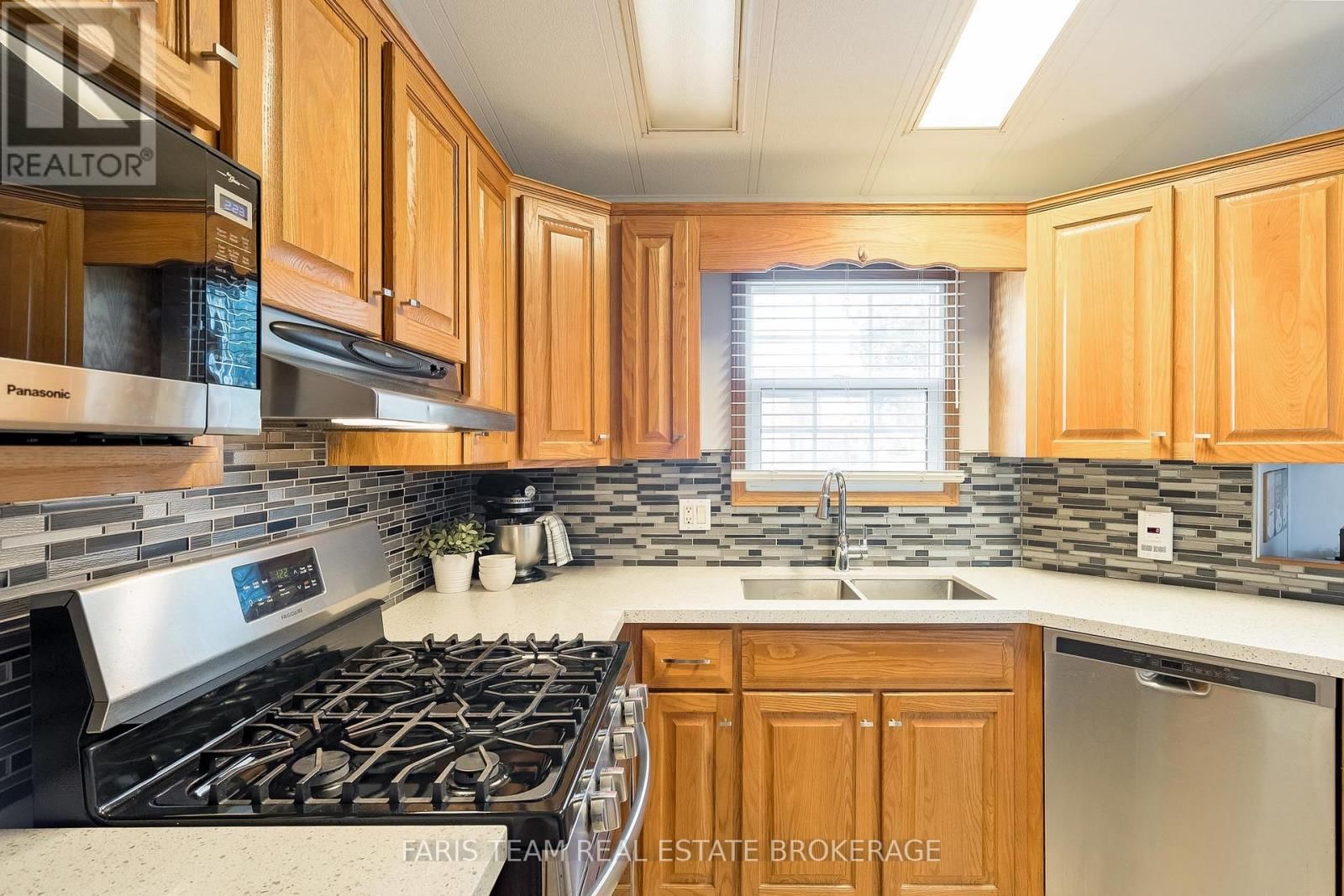 3 ST JAMES PLACE Image 7