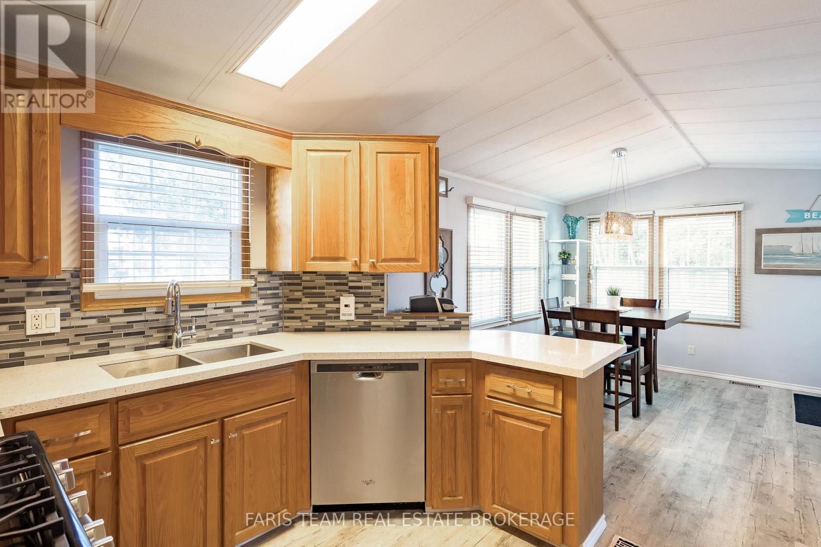 3 ST JAMES PLACE Image 8