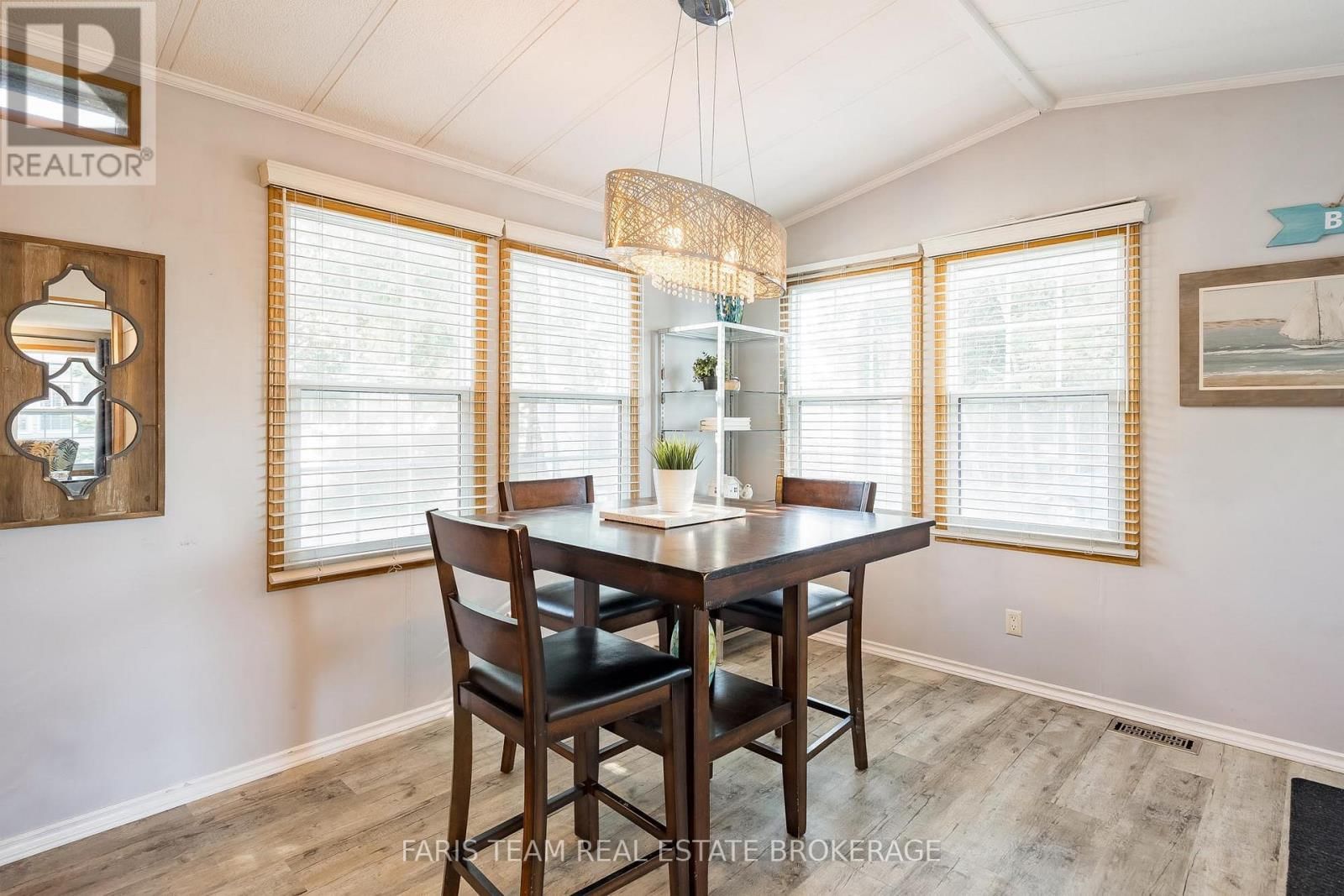 3 ST JAMES PLACE Image 9