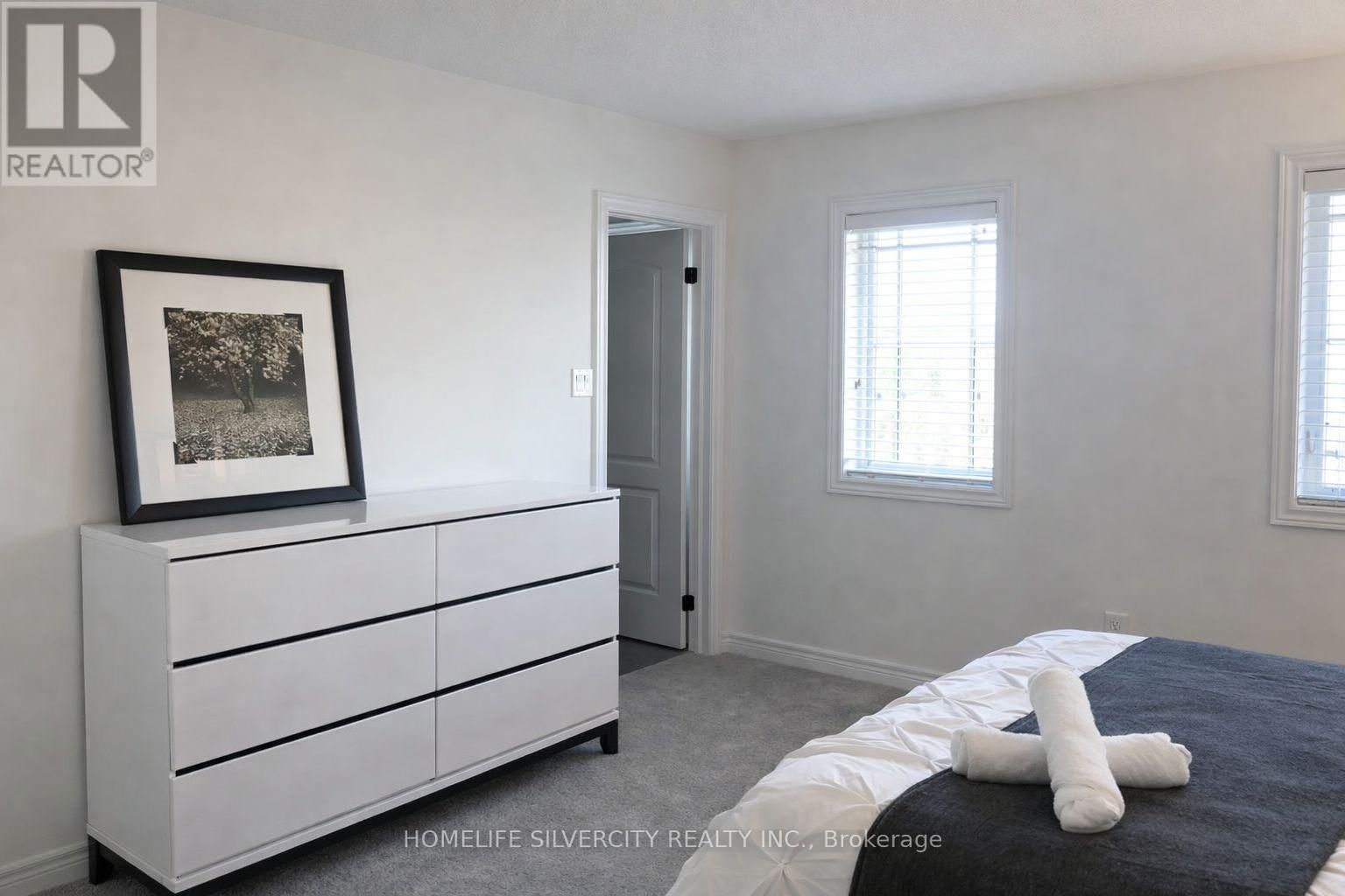 7 ARCHER AVENUE Image 12