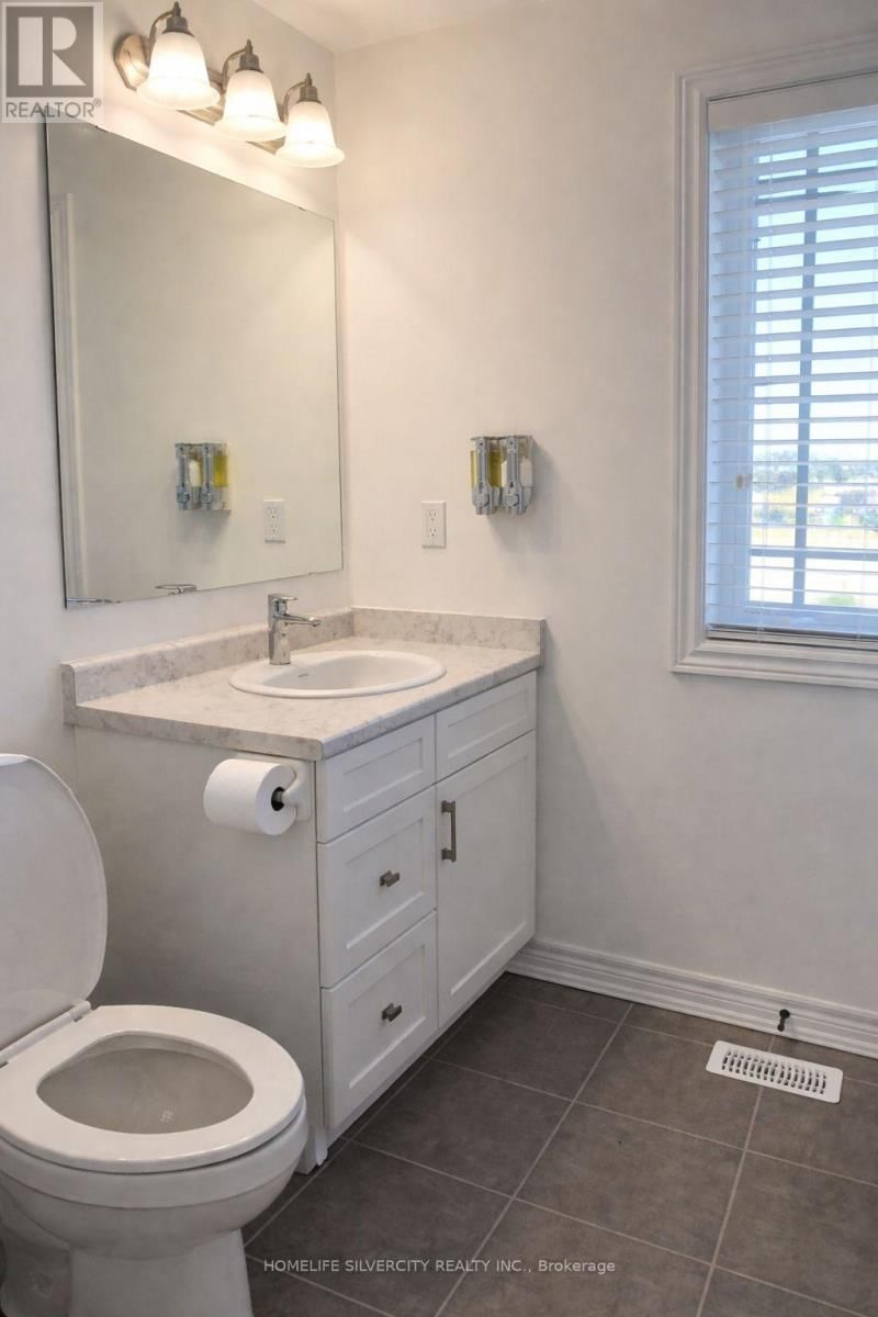 7 ARCHER AVENUE Image 13