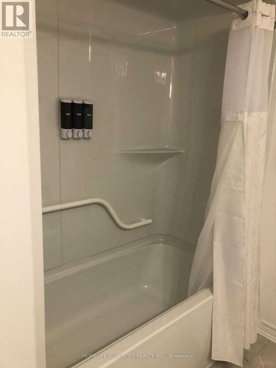 7 ARCHER AVENUE Image 18