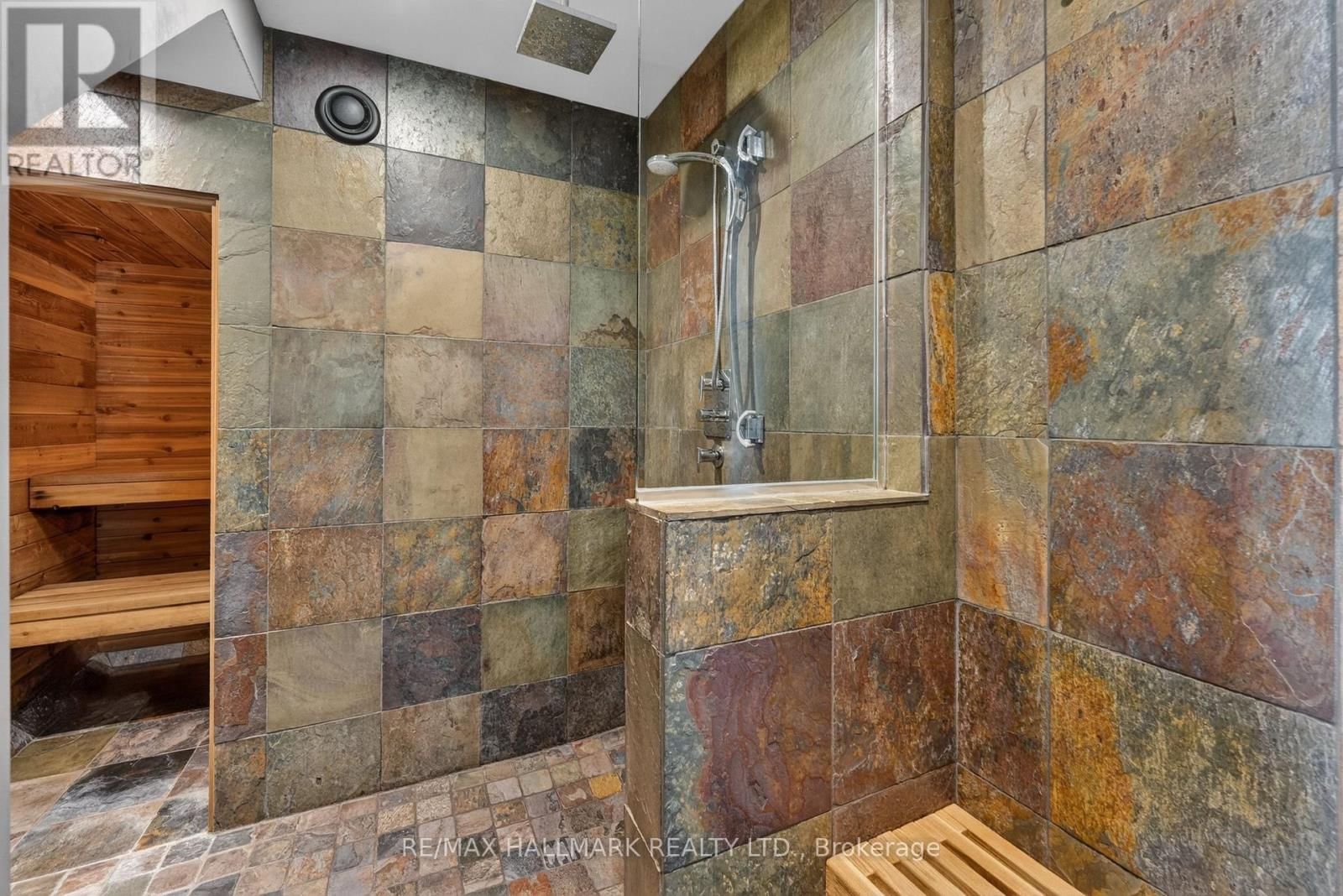 416 BAY STREET Image 24