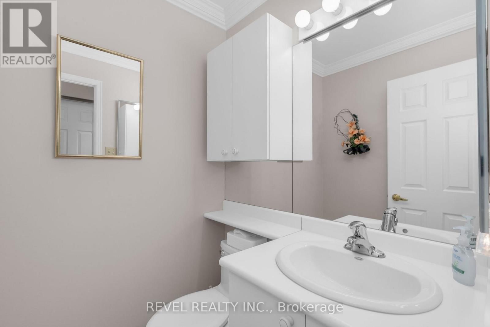 304 - 21 KEMPENFELT DRIVE Image 14