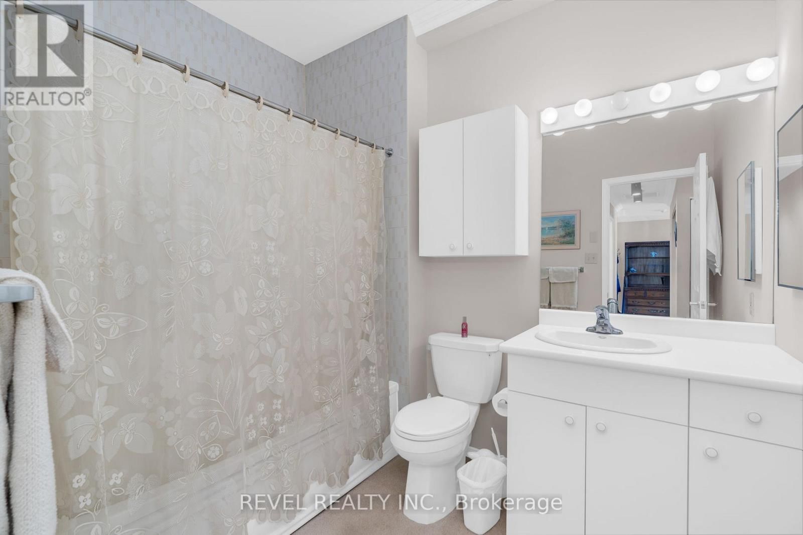 304 - 21 KEMPENFELT DRIVE Image 20