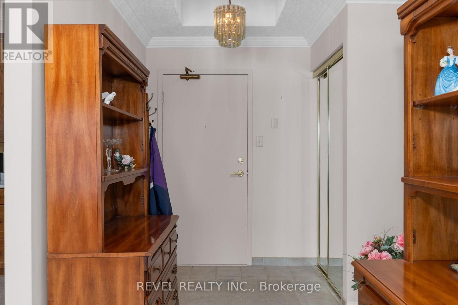 304 - 21 KEMPENFELT DRIVE Image 7