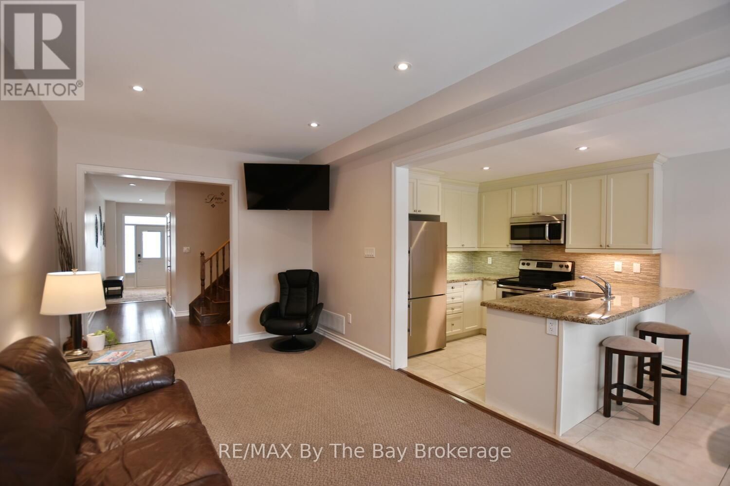 6 - 15 30TH STREET NORTH Image 12