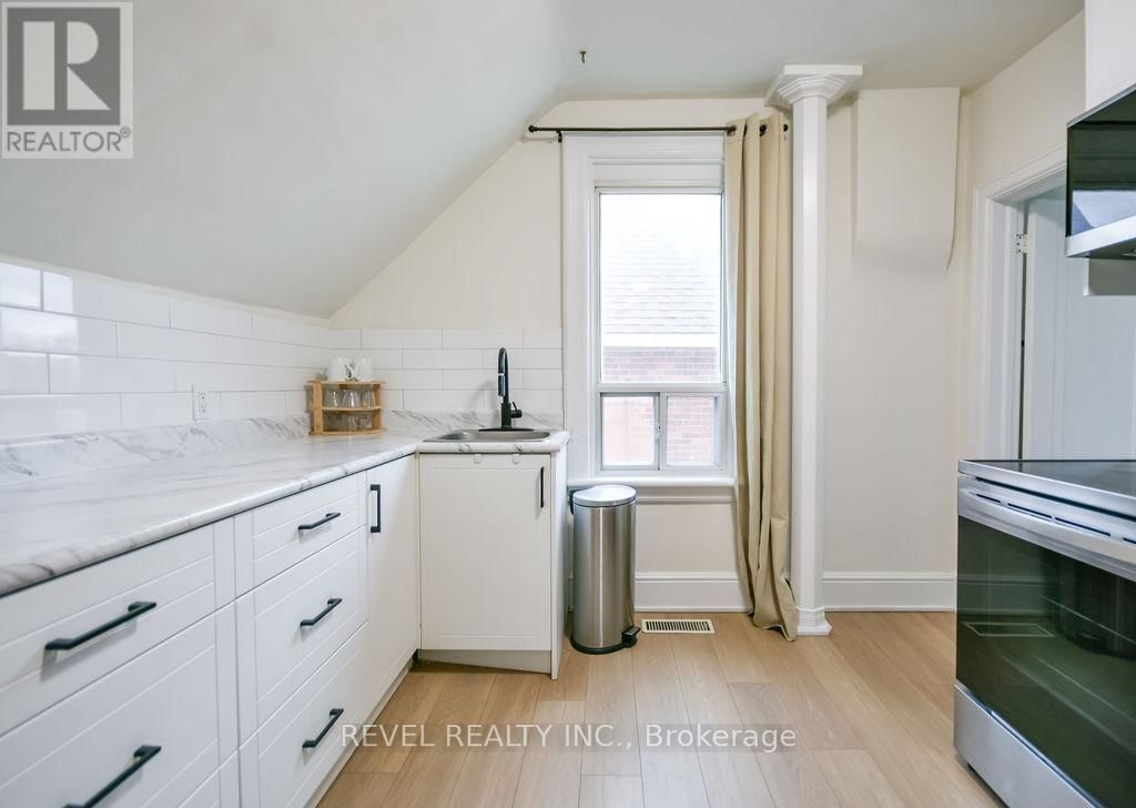 44 PARKSIDE DRIVE Image 29